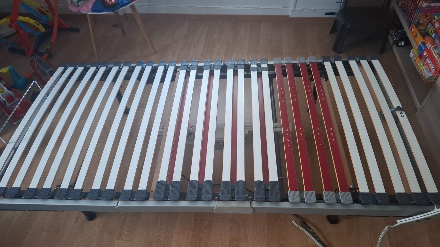Reti a doghe: Lit 90 x 200 / sommier électrique – Usato da Fribourg venduto da Kiki020 4