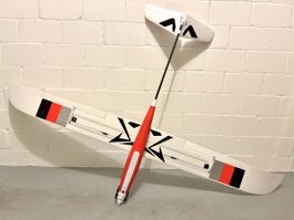 Kavan Falke mit 2 LiPo Akkus