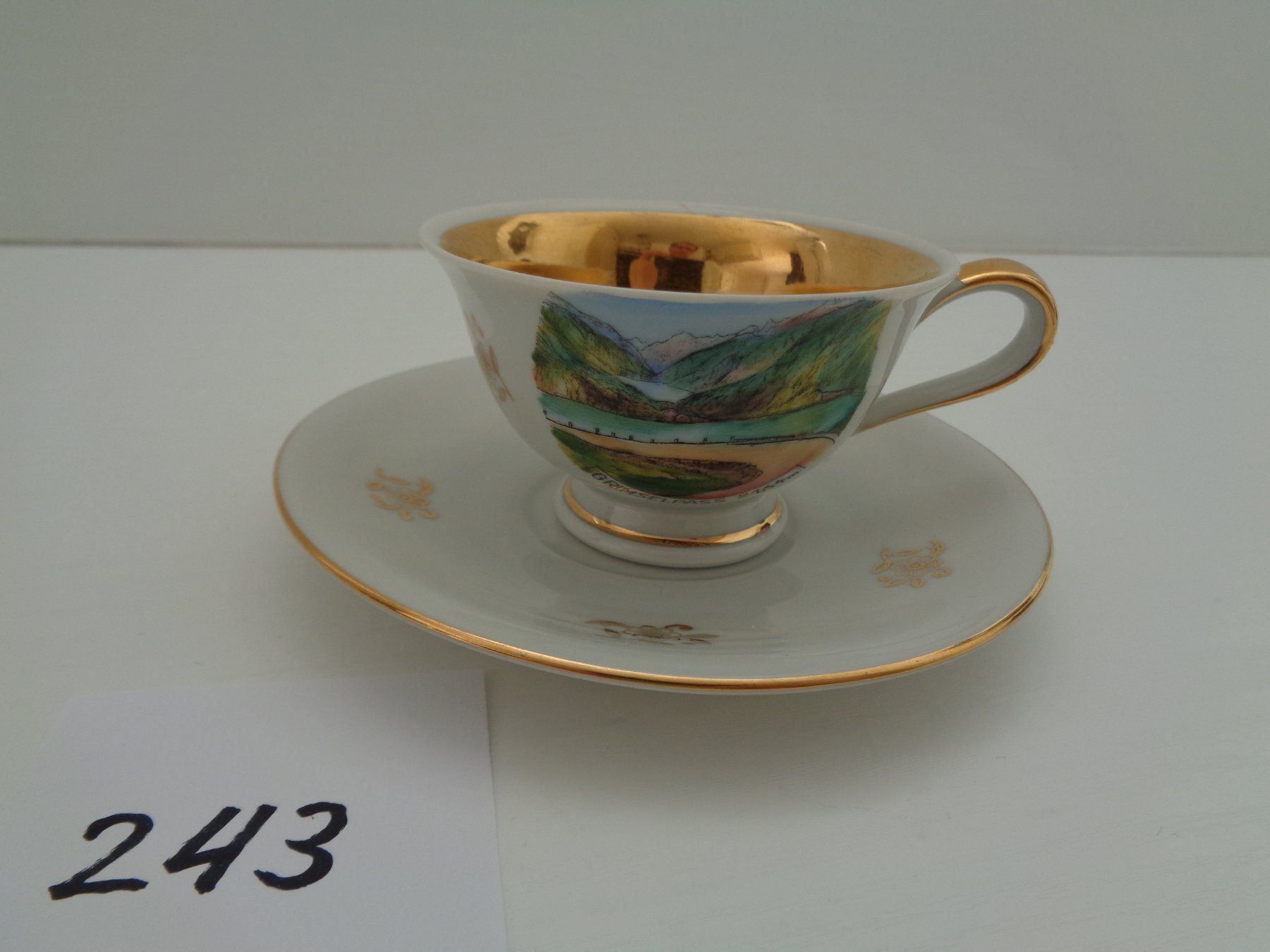 Services de table: 4 Mocca Tassen mit Unterteller – D'occasion à Chur par omonia 7