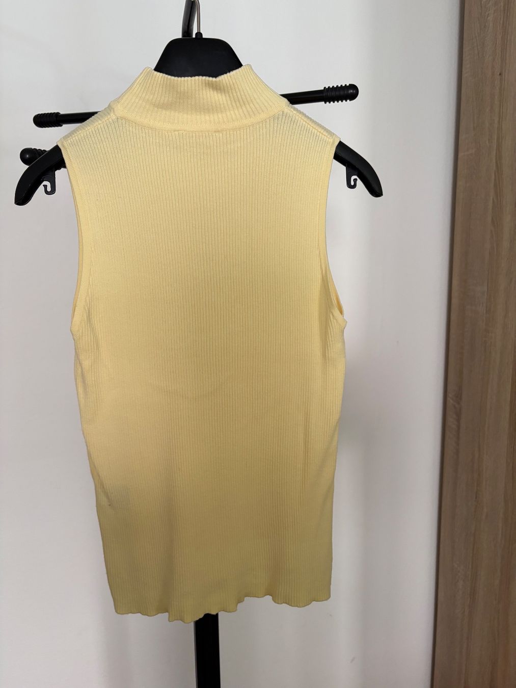 Lotti di vestiti: Jacke und T- Shirt – Usato da Zürich venduto da luc_2t2q 5
