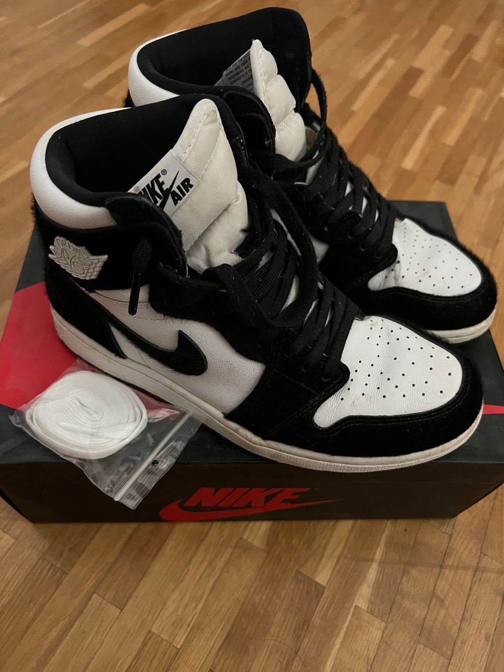 Jordan Herrenschuhe: Jordan 1 Retro High Panda Twist Gr. 40 – Gebraucht aus Rütihof von miak2000 1