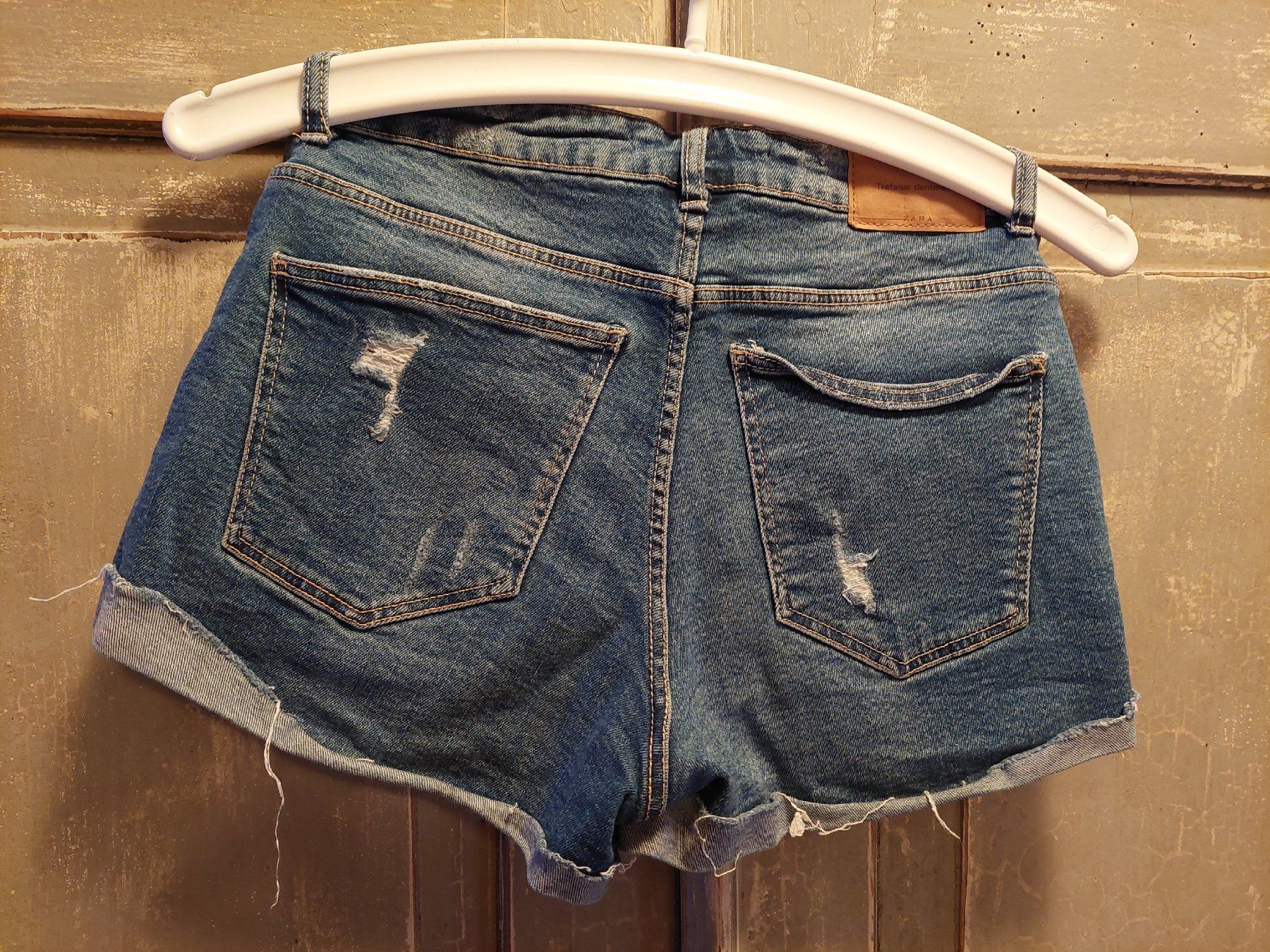 Zara Jeans: Zara Trafaluc - Jeans Shorts 36 – Gebraucht aus Besenbüren von piculo 1