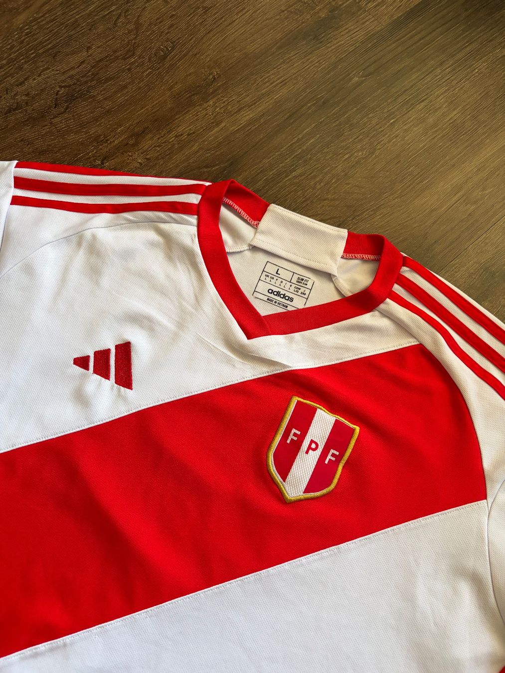 Canottiere & Pantaloni: Peru Trikot – Usato da Muttenz venduto da bargain_hunter 1