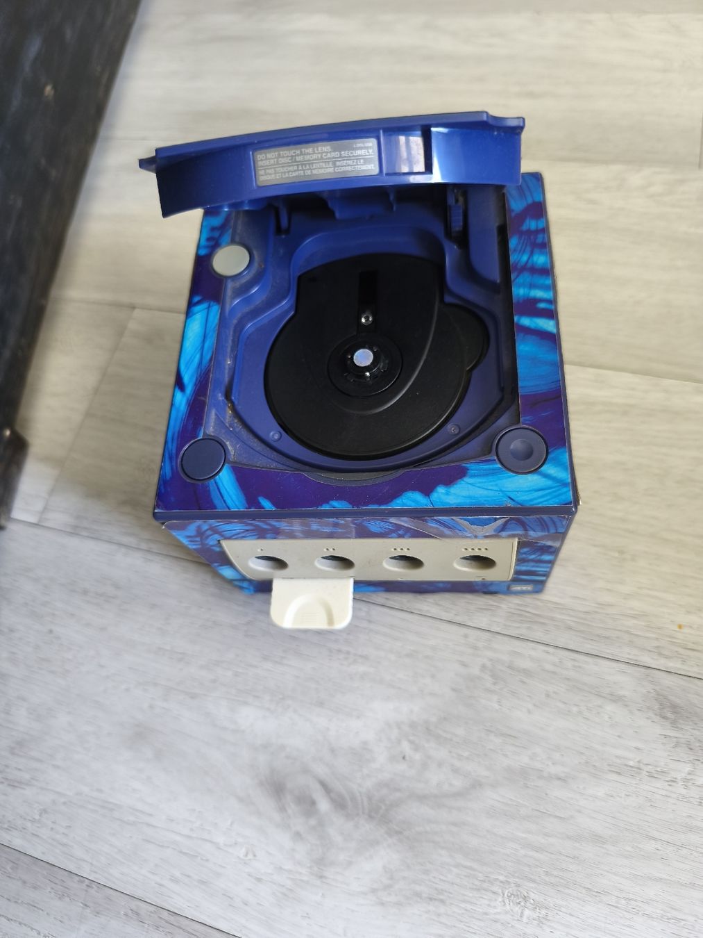 Nintendo Konsolen: GameCube with controllers, SmashBros,MarioParty4,memoryCard – Gebraucht aus Oberengstringen von mai_9jkk