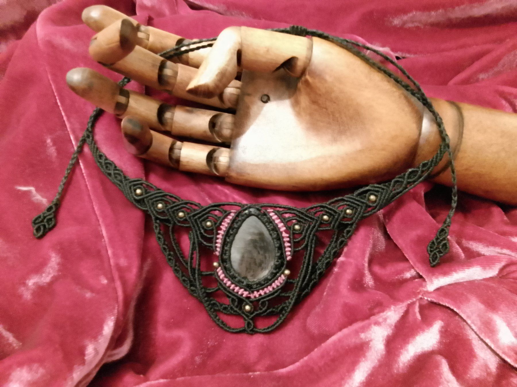 Catenine: Handgemachte Makramee Kette / Collier mit Hypersthen – Nuovo (secondo la descrizione) da Pfäffikon ZH venduto da Emporos_42