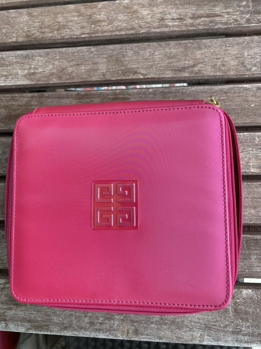 Givenchy Kosmetikkoffer: Givenchy  Kosmetik Necessaire – Neu und originalverpackt aus Kaiseraugst von RJ03