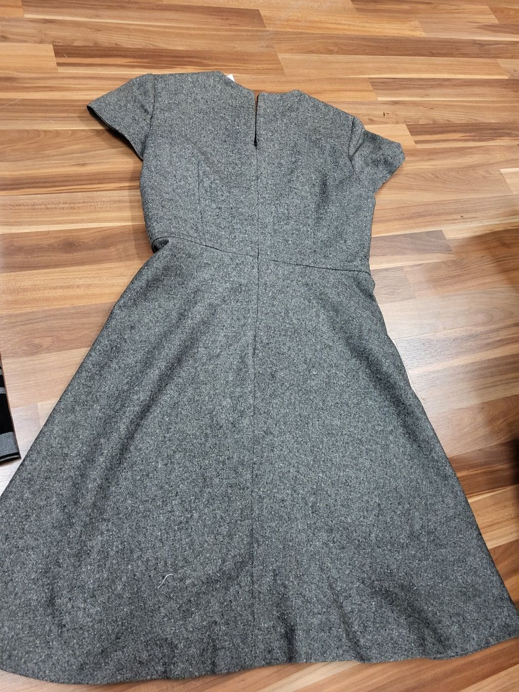 Kleider: Schickes Woll Kleid Gr36grau kurzarm Übergangszeit – Gebraucht aus Schwarzenburg von Sunny0290 1