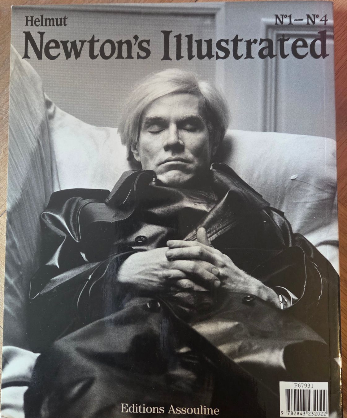Bücher: Helmut Newton's Illustrated No 1-4 – Gebraucht aus Conches von mrp_qpt5 3