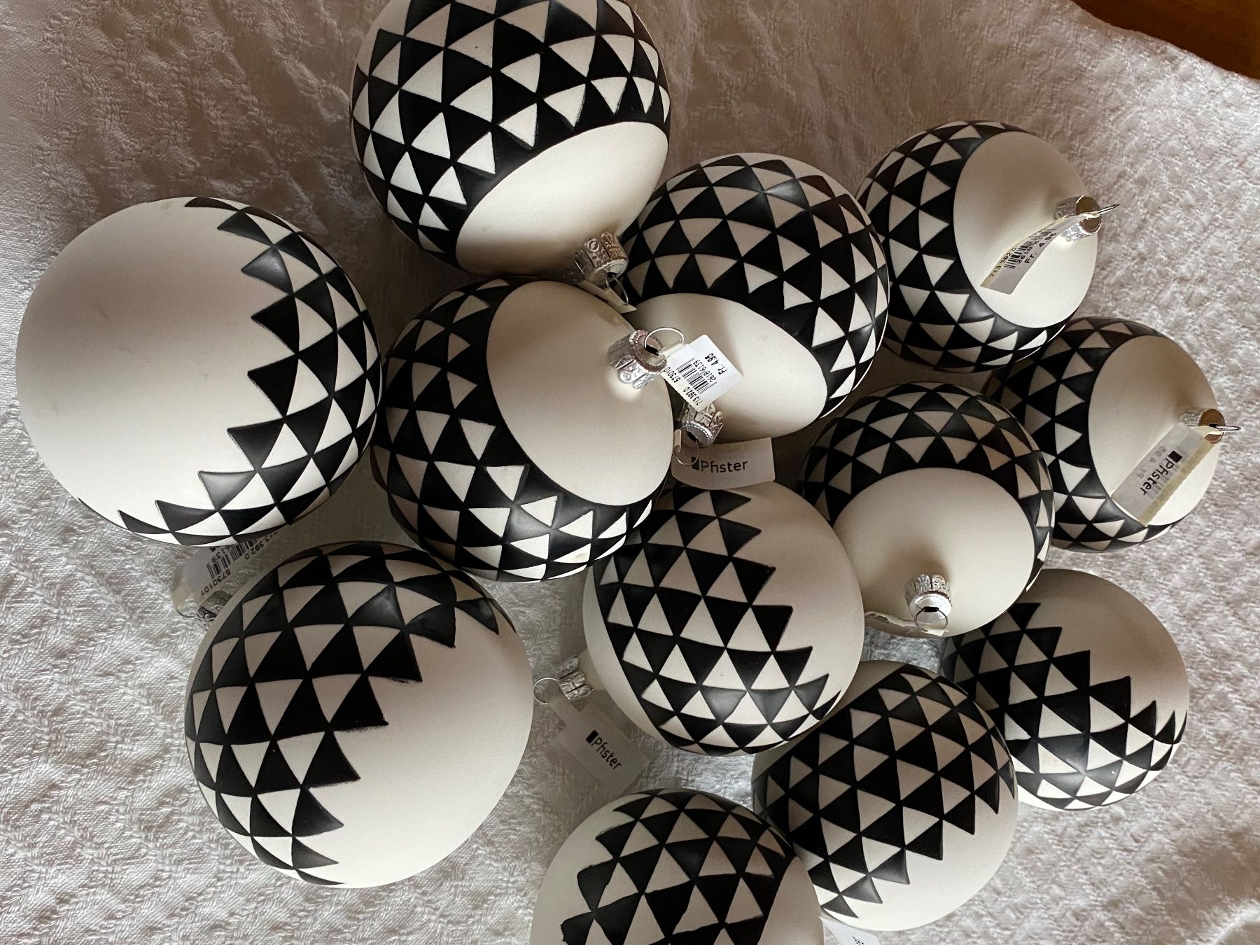 Pfister Alle Dekorationen: Weihnachtskugeln schwarz/weiss – Gebraucht aus Rosshäusern von Reb_87sr 7