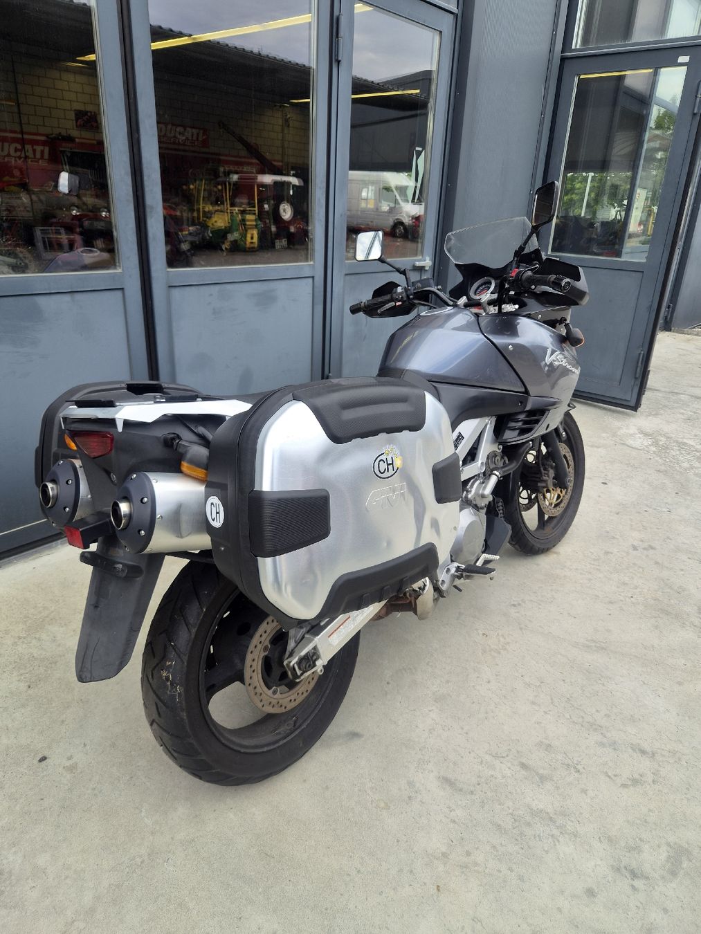 Suzuki Touring: Suzuki DL1000 – Defekt aus Kappelen von Patb94 1