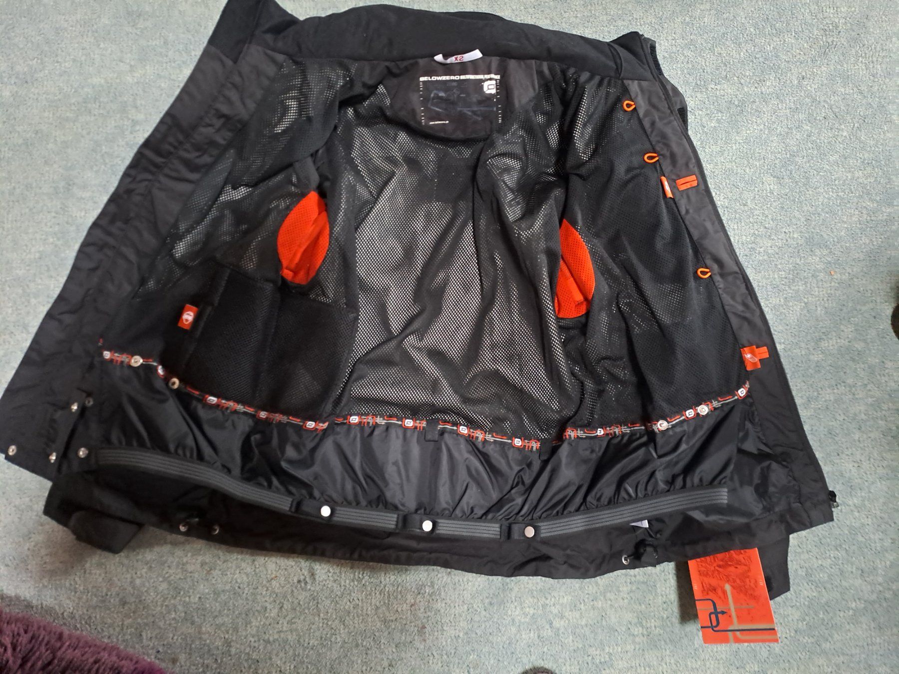Jacken: Winterjacke, Gr. XS/S, BELOWZERO – Gebraucht aus Frauenfeld von Andadaa 2