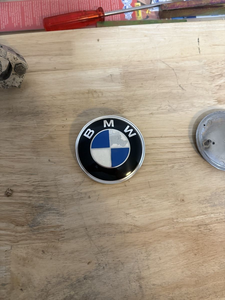 BMW Alle Autoersatzteile: Original Bmw e30 Emblem – Gebraucht aus Lachen SZ von joe_jkx8 1
