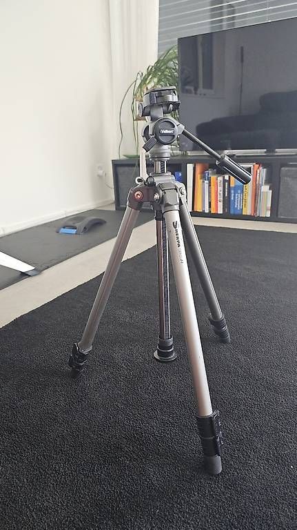 Treppiedi & Teste: Velbon Sherpa 250R Stativ – Usato da Buchs SG venduto da GasZeal