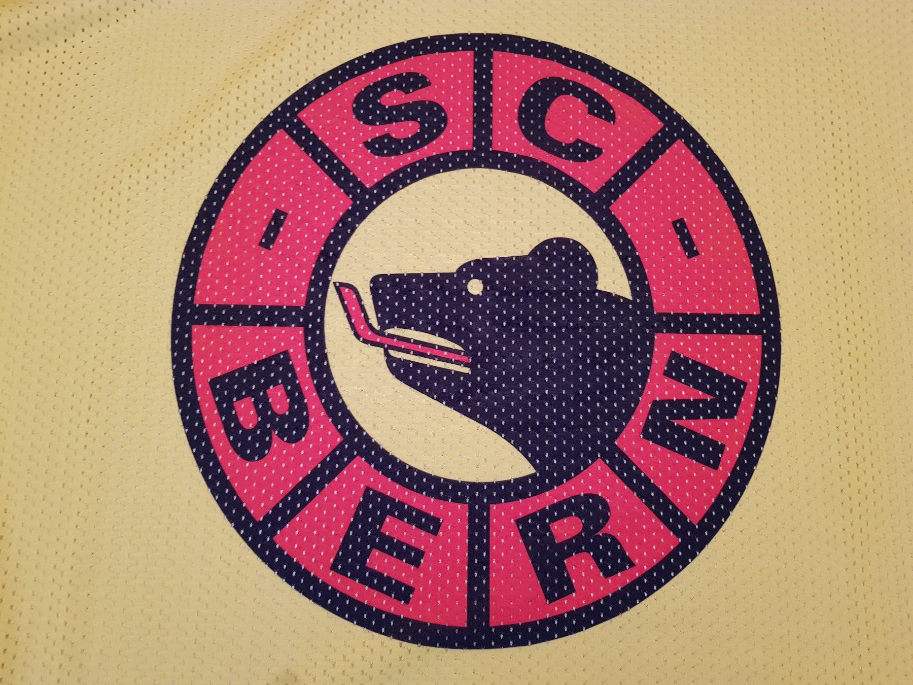 Leibchen & Hosen: SC Bern Yvette Trikot, Grosse L – Gebraucht aus Le Mouret von Pantini 1