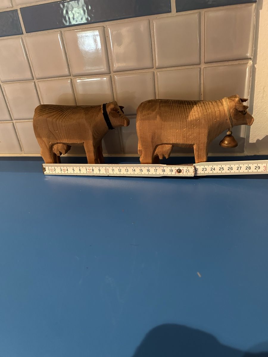 Figurines: Zwei geschnitzte Kühe  – D'occasion à Bülach par larson27 4