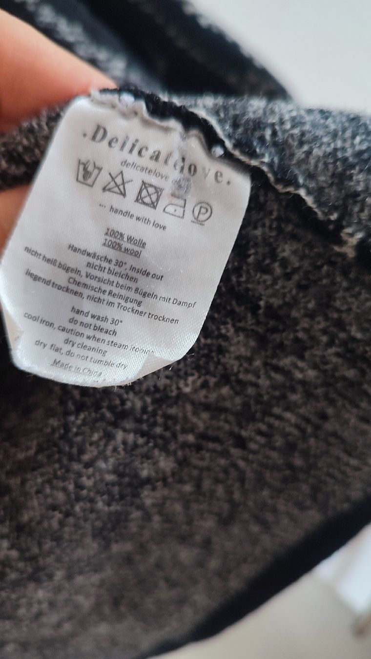 Giacche: Delicate Love Strickjacke, Gr. M, Wolle – Usato da Basel venduto da kopfstand 5