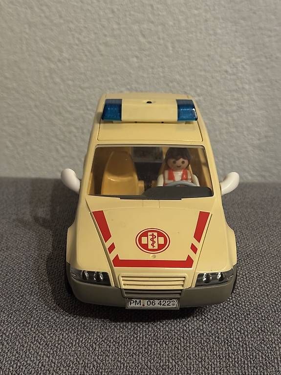 Giocattoli: Playmobil Notarztauto – Usato da Sarnen venduto da Sejosa15 3