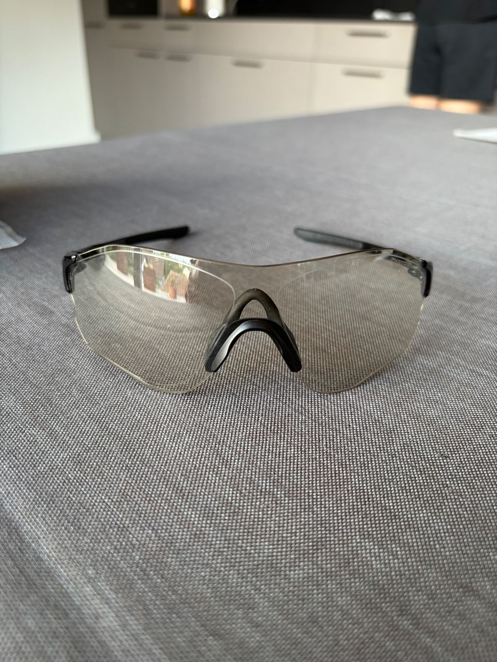 Oakley Brillen & Gläser: OAKLEY Oakley Evzero Blades Brille selbsttönend – Gebraucht aus Besenbüren von tshirt 2