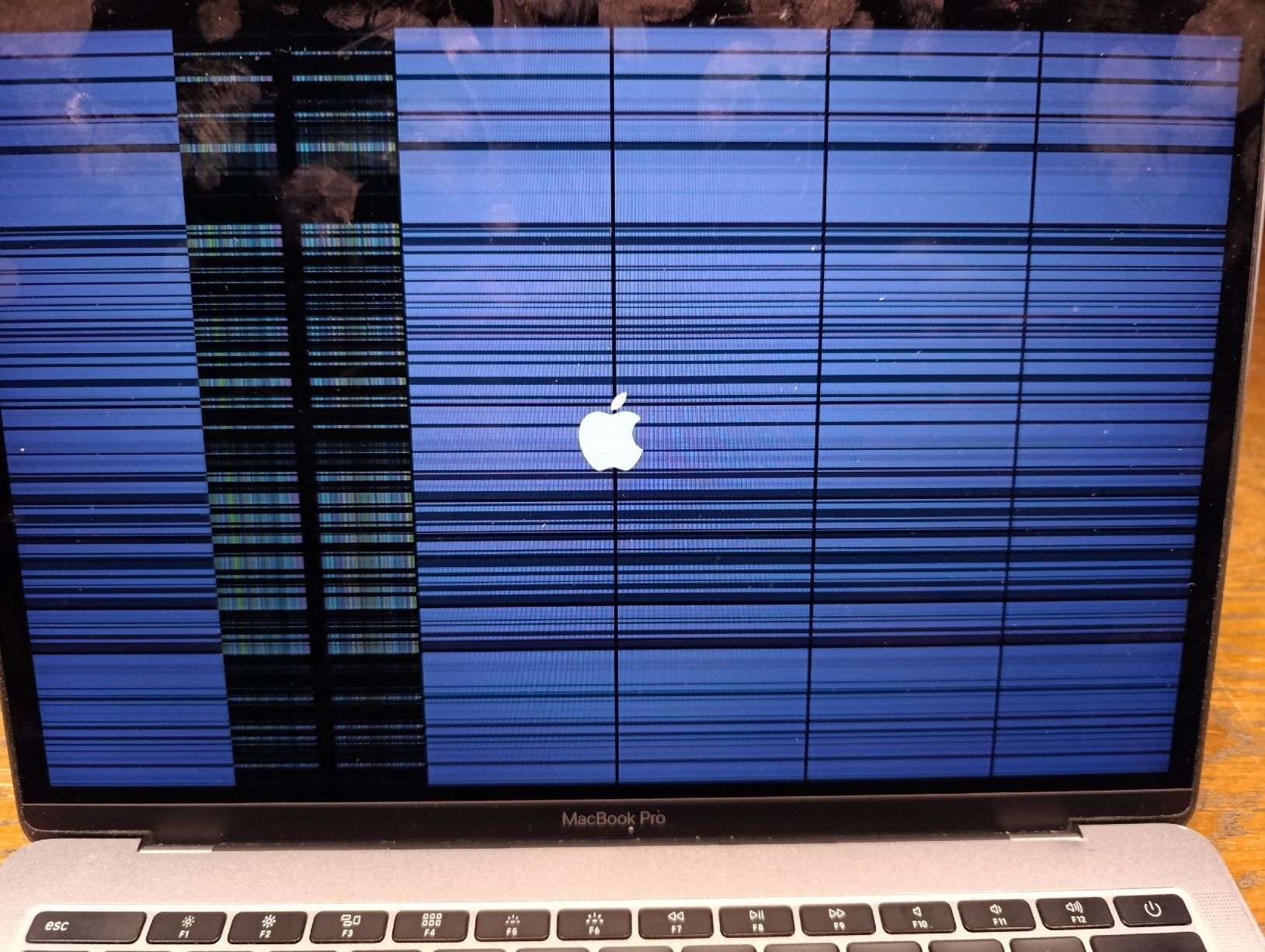 Apple Notebook: MacBook Pro – Difettoso da Ehrendingen venduto da smotuljak 3