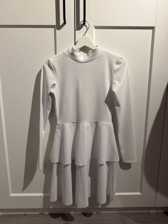 Robe blanche manches longues volantée neuve taille S