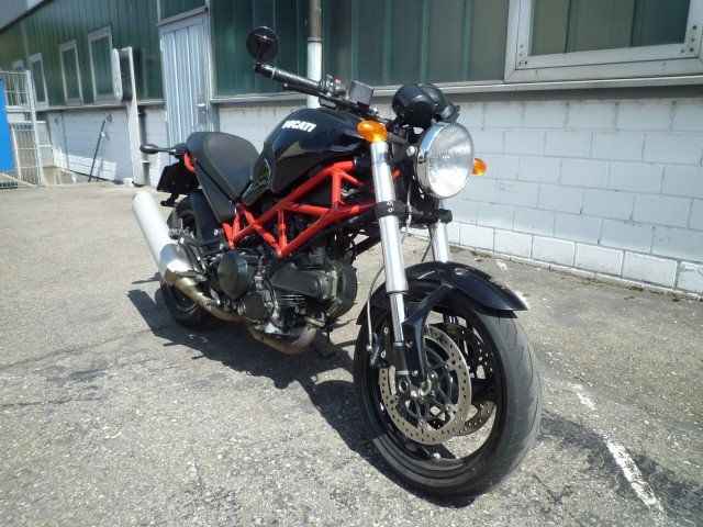 Ducati Strada: Ducati Monster 695 – Usato da Sissach venduto da Gruetter-Moto-Center 1