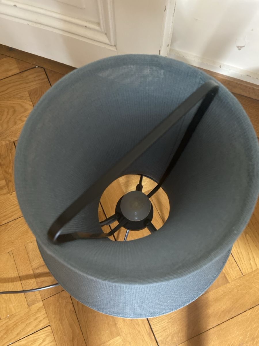 Lampade: Lampada da ambiante blu con treppiede, altezza 50 cm – Usato da Lausanne venduto da lau_8vk7 4