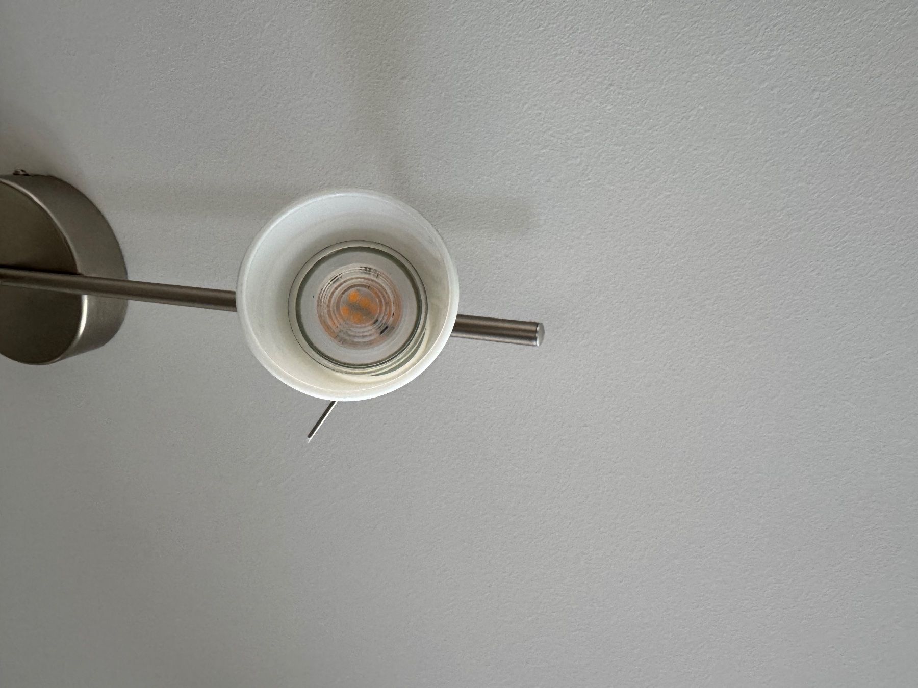 Ikea Lustres & lampes de plafonds: Deckenschiene mit 3 Spots, IKEA – D'occasion à Zürich par Saskia125 3