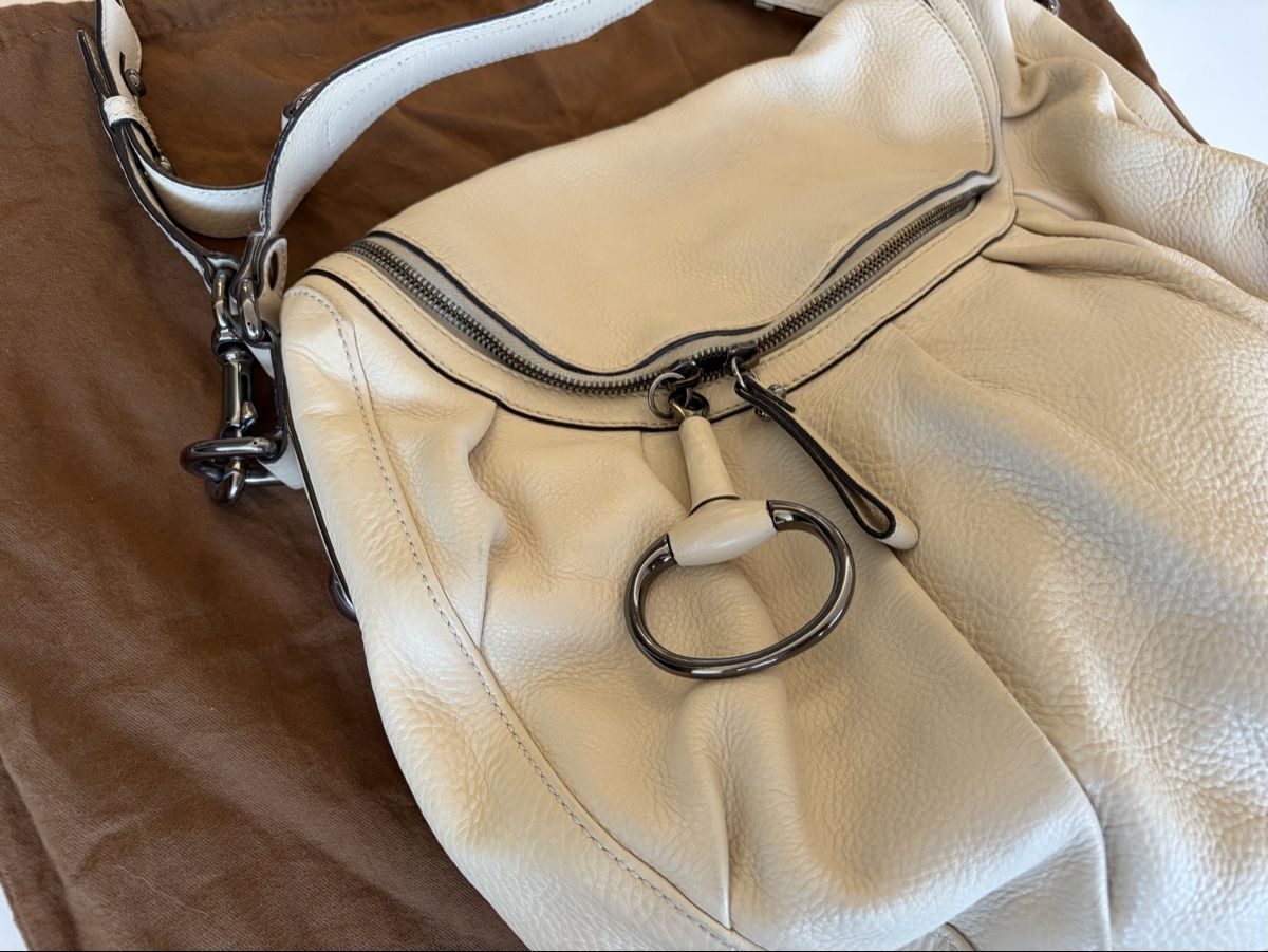 Gucci Autres vêtements & accessoires: Gucci Leder Handtasche – D'occasion à Sünikon par siri89 1