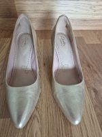 Bequeme Pumps in Gold von Clarks Grösse 40