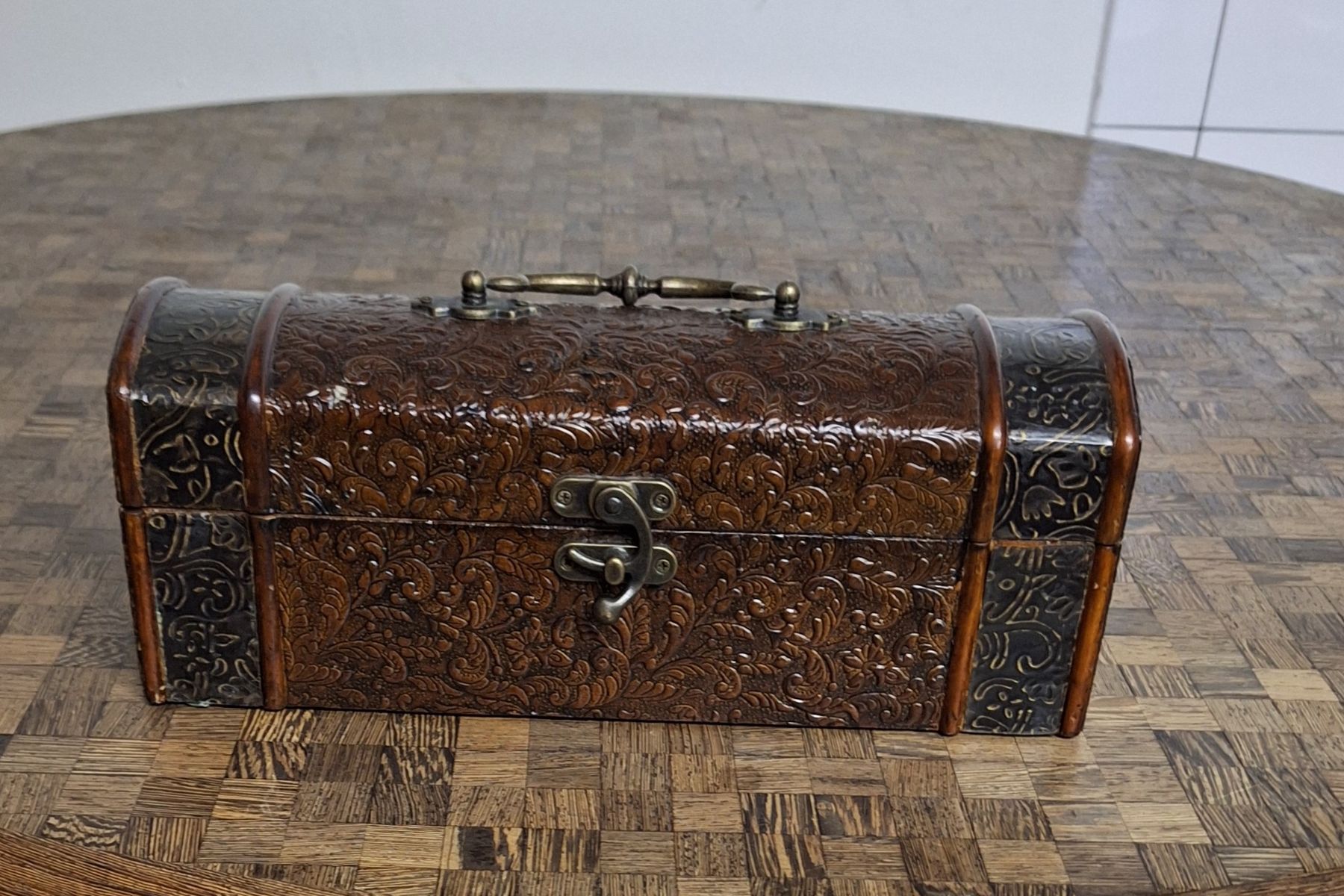 Cassapanche: Schöne Vintage Weinkiste/Truhe – Usato da Fahrweid venduto da SMILE.5 1