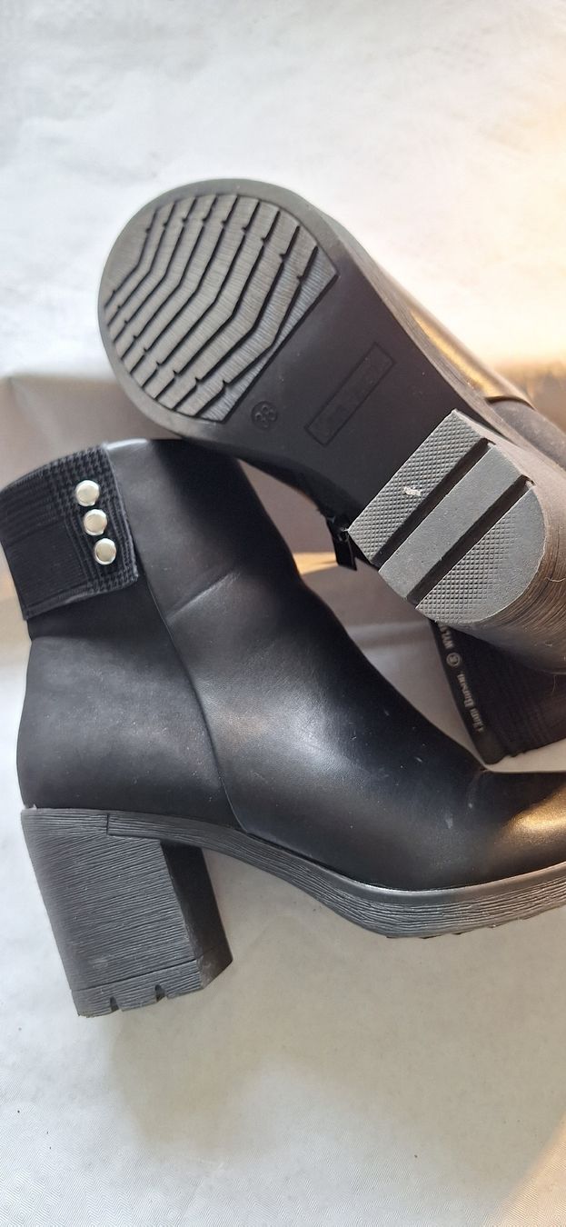 Chaussures femmes: Schwarze Damen Boots Gr. 38 – Neuf (Voir description) à Innertkirchen par mar_km9t 1