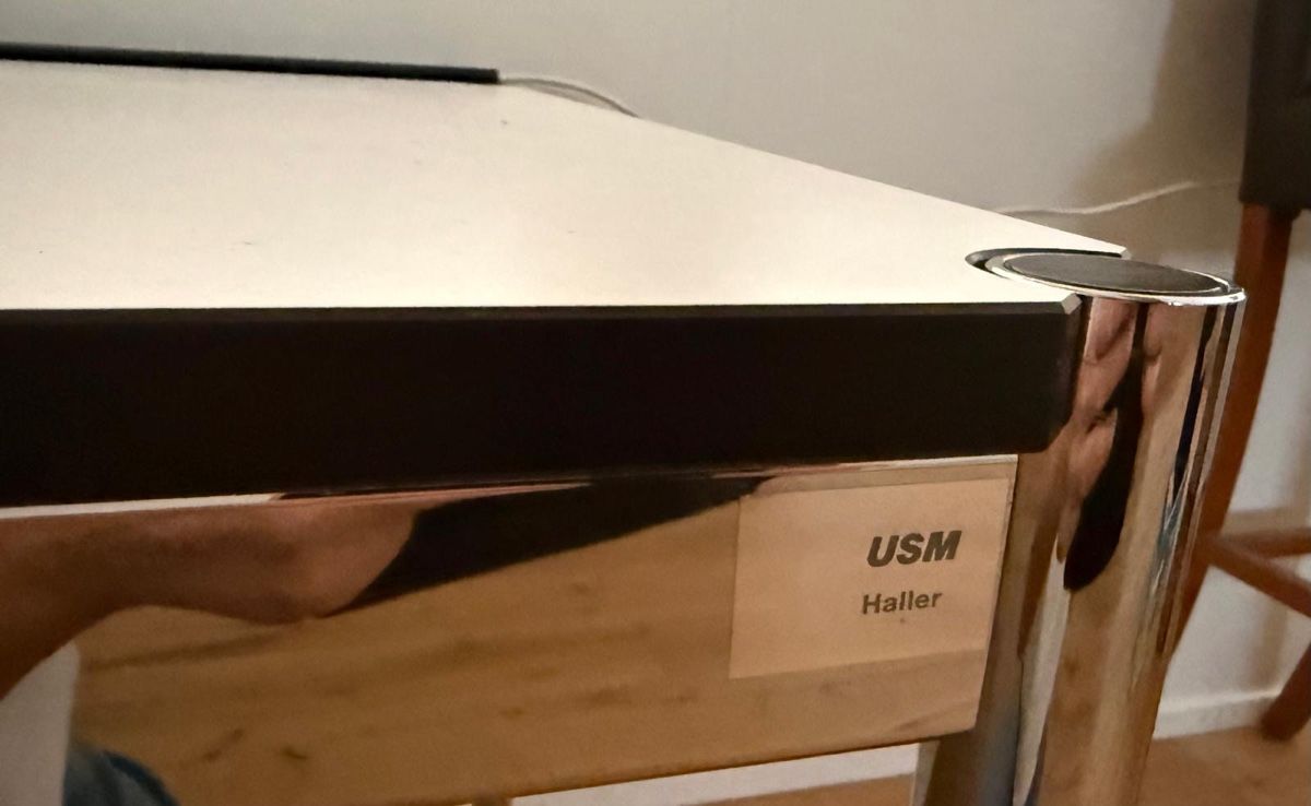 USM Scrivanie: USM Haller Bürotisch – Nuovo (secondo la descrizione) da Seewis Dorf venduto da LokiundOdin 3