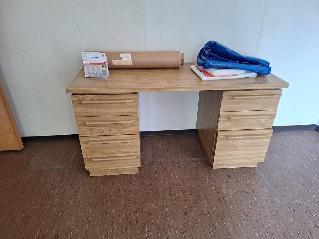 Scrivanie: Zu verschenken Büro Arbeitstisch – Usato da Flumserberg Bergh venduto da ali_bnr8 1