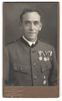 Fotografie L. Gutmann, Wien, Jäger in U