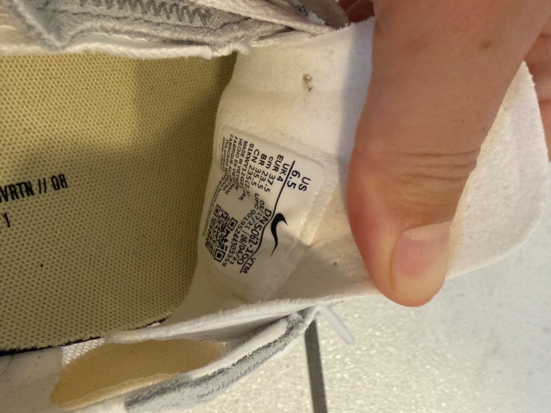 Nike Chaussures femmes: Nike Sportswear - Waffle – D'occasion à Lausanne par Ruche_ 4