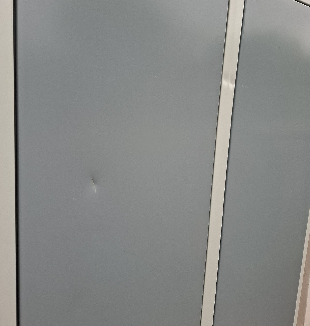 Armadi: Metallschrank / Spind - 2 Abteile – Nuovo (secondo la descrizione) da Reinach BL venduto da Malin20 3