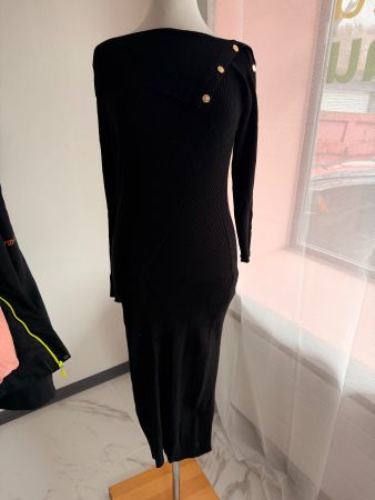 figurbetontes, schwarzes Strickkleid, Grösse M, von Guess