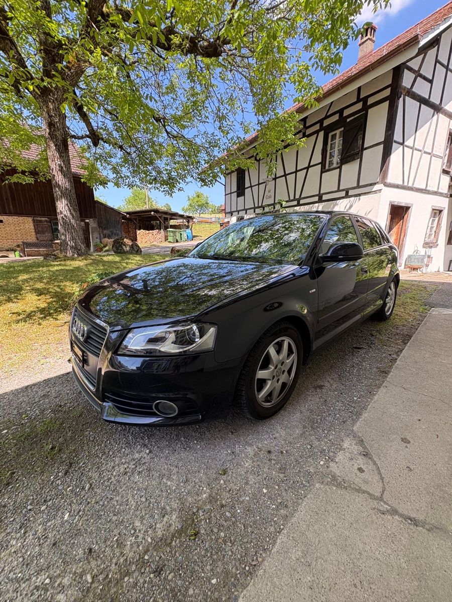 Audi Automobili: Audi A3 Sportback – Usato da Winterthur venduto da Michael8408