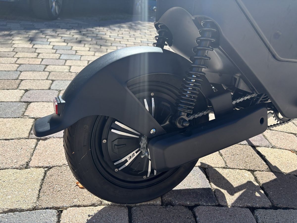 Yadea Scooter: Scooter Yadea 25km/h – Nuovo (secondo la descrizione) da Cottens FR venduto da ginop 3