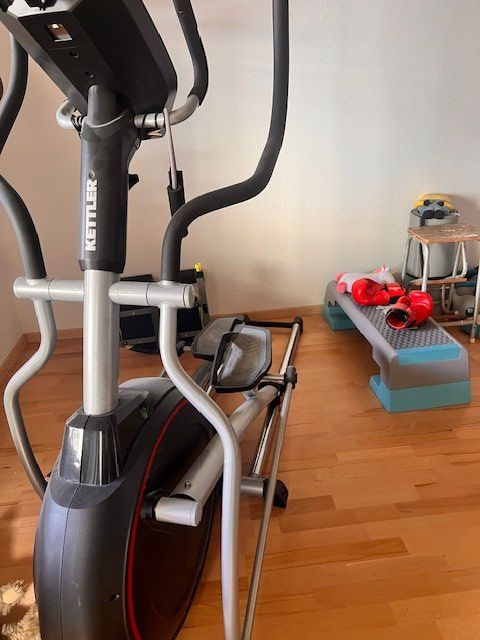Kettler Vélos d'appartement: Crosstrainer "Kettler" Skylon 5 Premium – D'occasion à Walzenhausen par Jana013 4