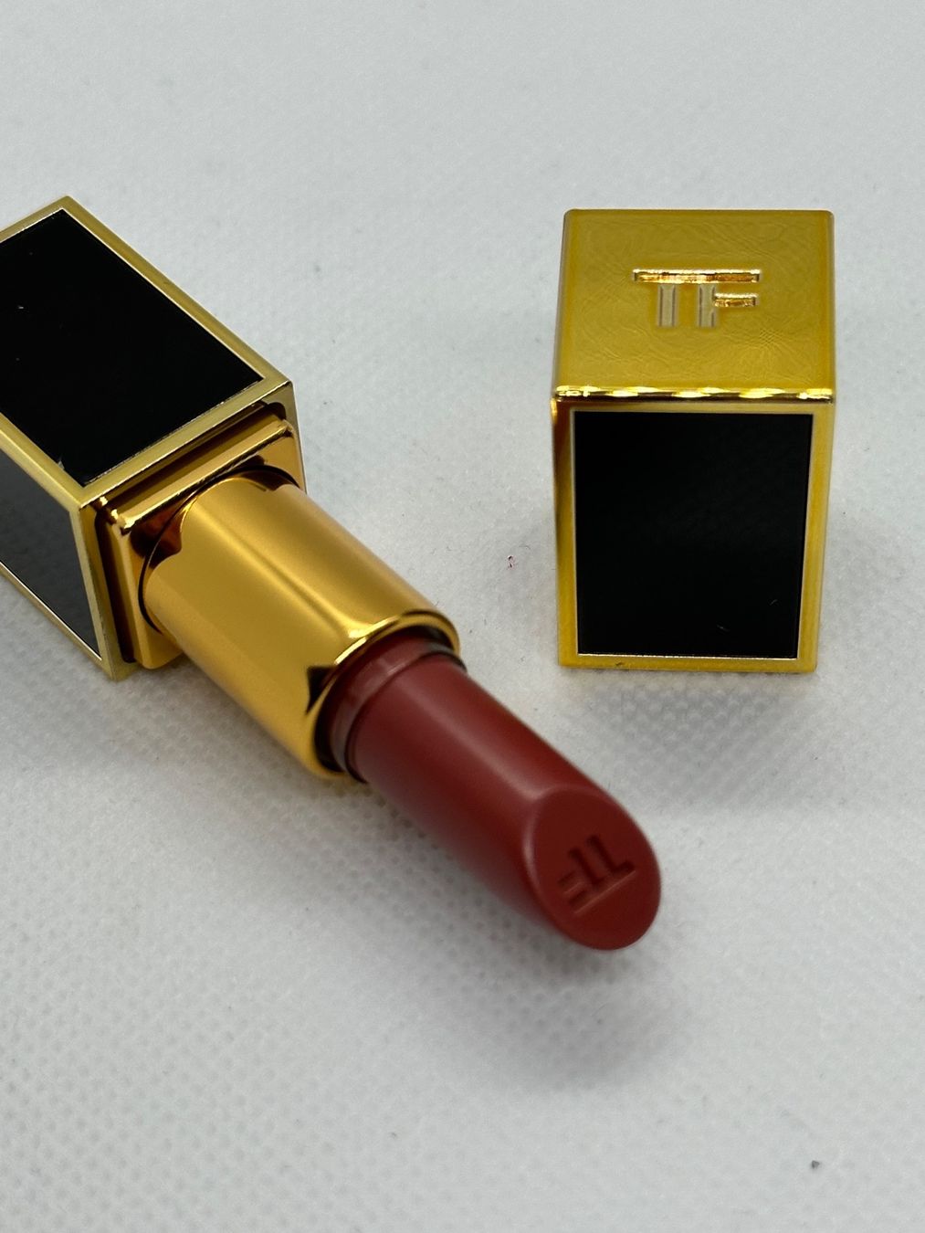 Tom Ford Make-up: Tom Ford rouge à lèvres 2 g – Nuovo (secondo la descrizione) da Pully venduto da Natala
