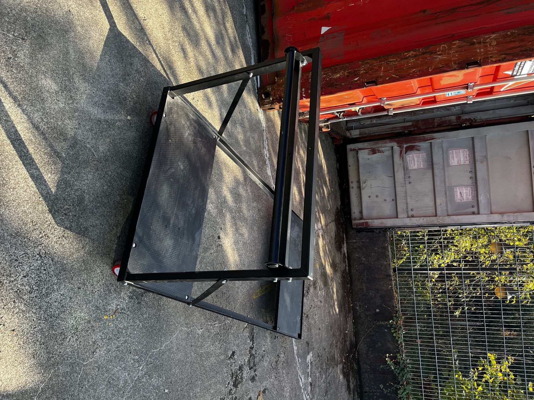 Sonstige Dekorationen & Accessoires: Podestwagen Eurotruss – Gebraucht aus Birsfelden von luk_ym2r 1