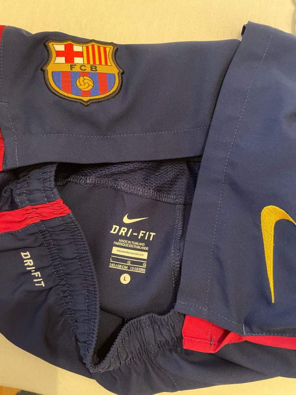 Nike Scarpe, pantaloni & magliette da ginnastica: FC Barcelona Nike  Short – Nuovo (secondo la descrizione) da Zürich venduto da wijon07 2