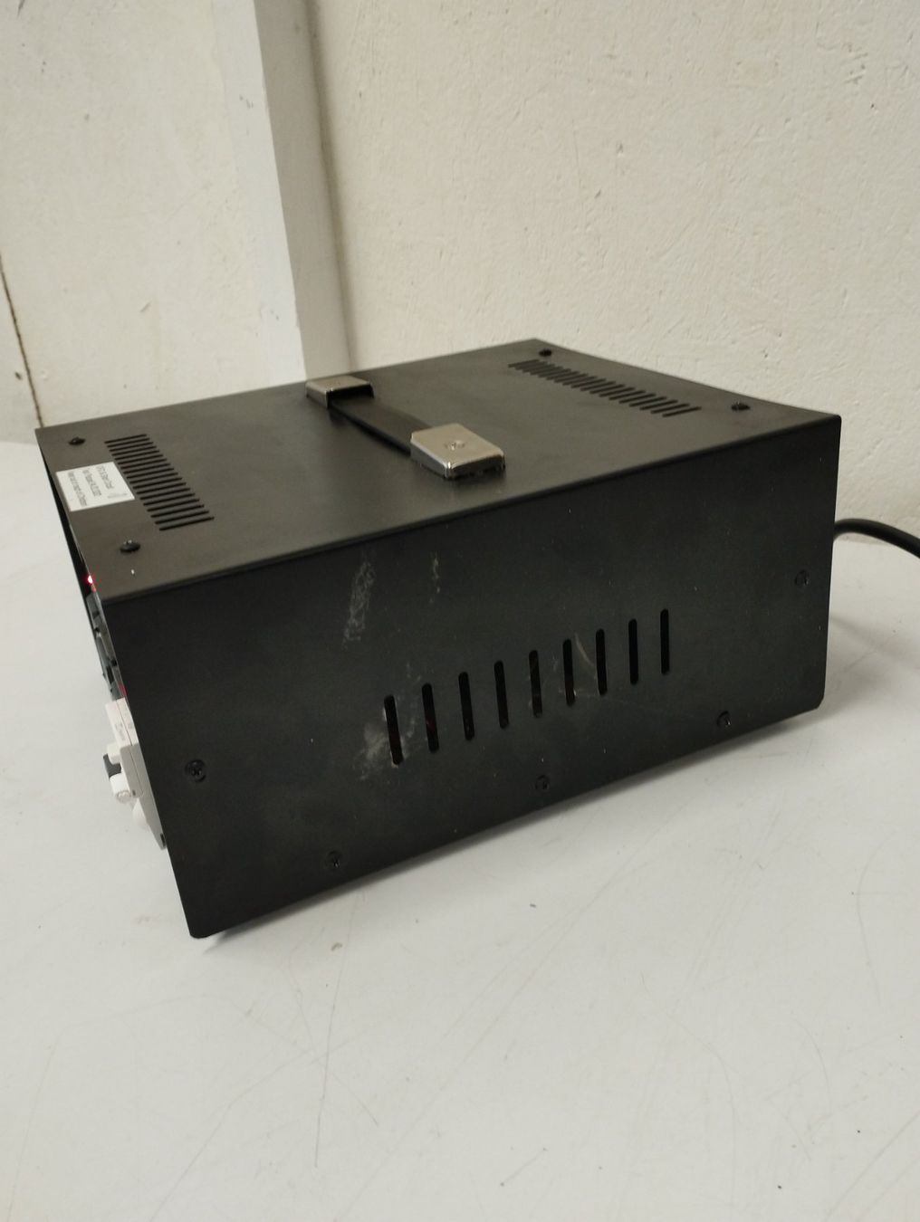 Alimentazione elettrica: 1 Stk. Automatic Voltage Regulator MVR - 3000 220 V /110V – Usato da Schupfart venduto da philippb06 2
