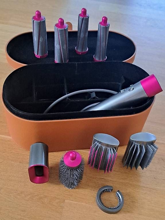 Dyson Sèche-cheveux: DYSON Airwrap Complete fuchsia / grau – D'occasion à Illnau par sternli1983 1
