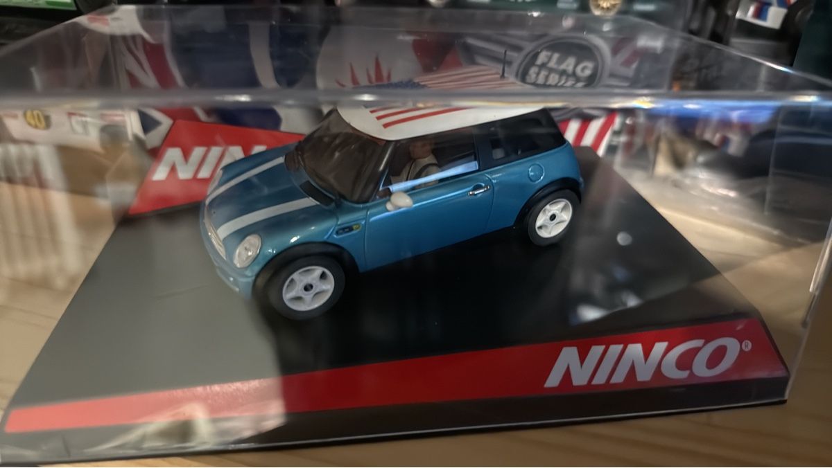 Piste: Mini Cooper Modellauto im Massstab 1:32 slotcar – Nuovo e nell'imballaggio originale da Wohlen AG venduto da NincoA-Z