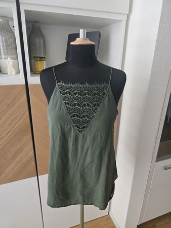 Spaghetti Top olivgrün mit Spitze