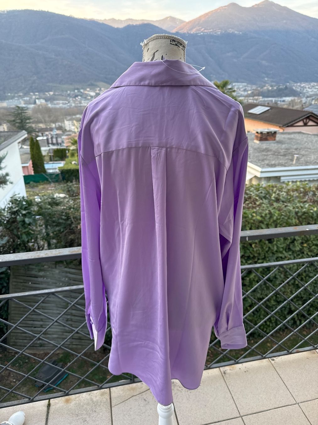 Camicette: Bluse von Amisu Neu (M) – Nuovo e nell'imballaggio originale da Vezia venduto da sidu03 1