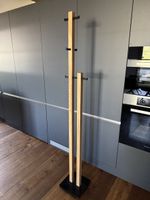 Kleiderständer aus Massivholz