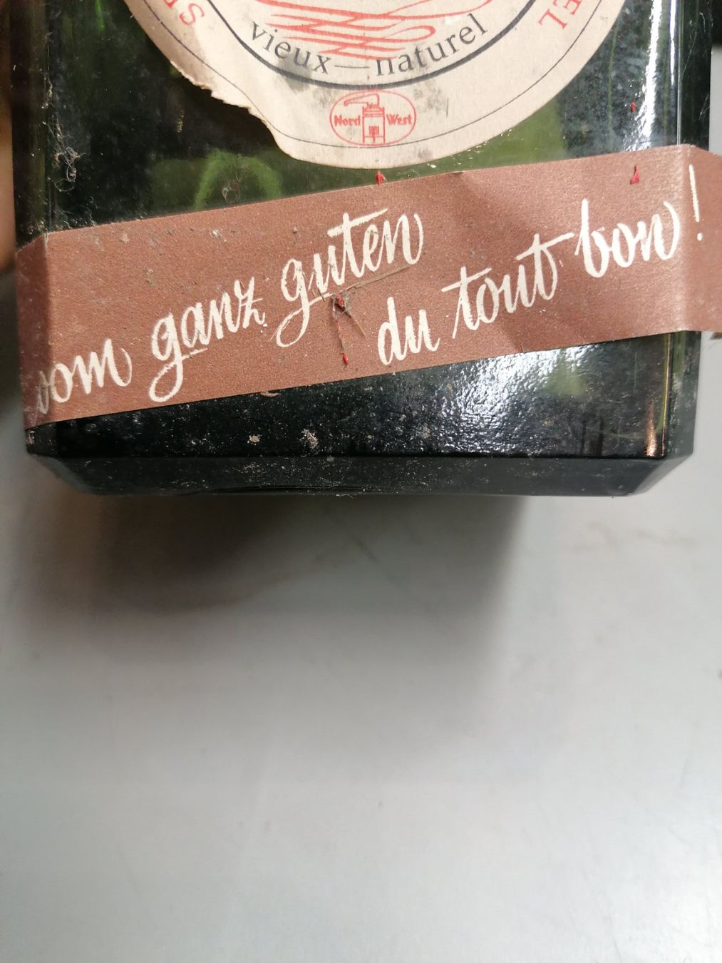 Spirituosen: EAU DE VIE PRUNEAUX DE BÂLE – Neu und originalverpackt aus Genève von Leboucheoreilles 5